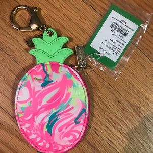 SOLD Lilly Pulitzer pineapple pouch with side